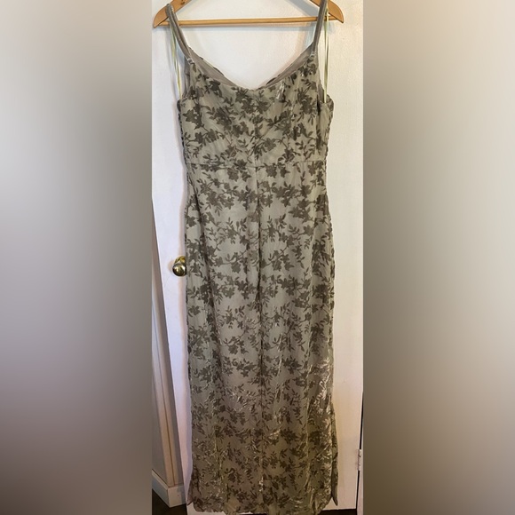 REVELRY bridesmaid/graduation sage burnout velvet dress - Picture 5 of 8